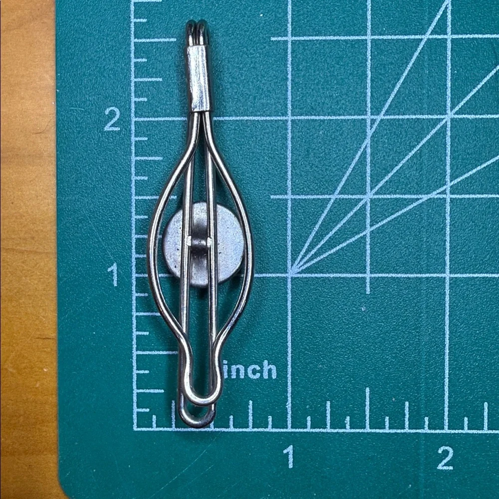 Mens Tie Bar Clip Reverse Painted intaglio golfer Glass Cabacho